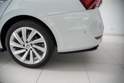 Maxton Central Rear Splitter Skoda Octavia Mk4