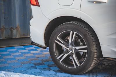 Maxton Central Rear Splitter (with Vertical Bars) Volvo Xc60 Mk2 R-Design