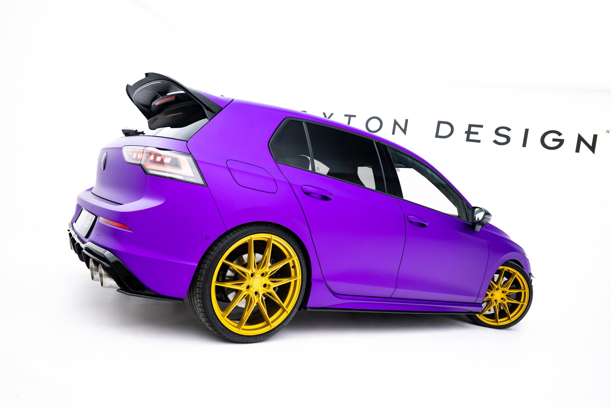pol_pl_Dokladki-progow-Street-Pro-Volkswagen-Golf-R-Hatchback-Mk8-Facelift-23054_4_743aed3c-617e-4894-a7f9-2cde7f686c2d Maxton Design Difusores laterales Street Pro para Volkswagen Golf R Hatchback Mk8 Facelift - Imagen 1