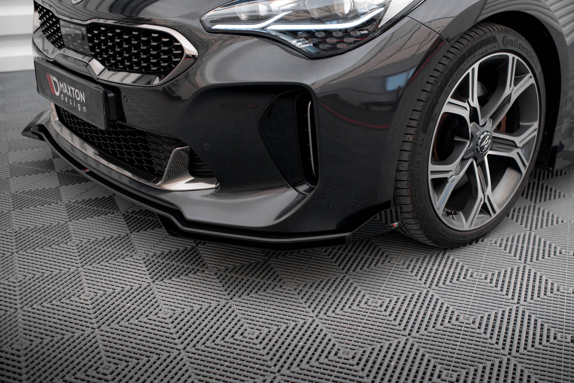 pol_pl_Flapsy-Przednie-Kia-Stinger-GT-GT-Line-Standard-Mk1-20097_4 Maxton Design Aletas delanteras Kia Stinger GT / GT-Line / Standard Mk1 - Imagen 1