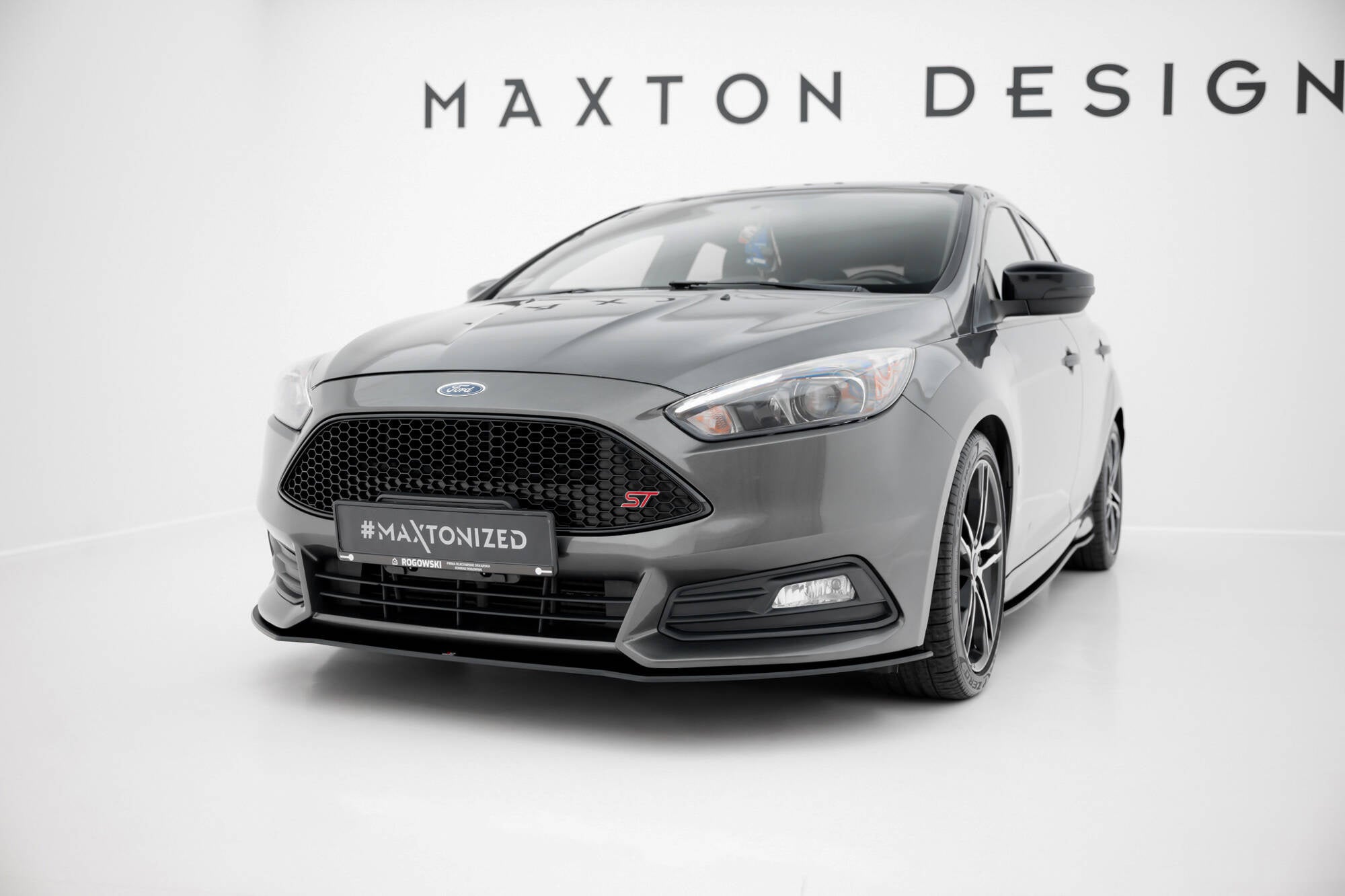pol_pl_Splitter-Przedni-Street-Pro-Ford-Focus-ST-Mk3-Facelift-21560_5_1f3940f9-ce48-472b-9dd2-d09efc77613e Maxton Design Spoiler delantero Street Pro para Ford Focus ST Mk3 Facelift - Imagen 1