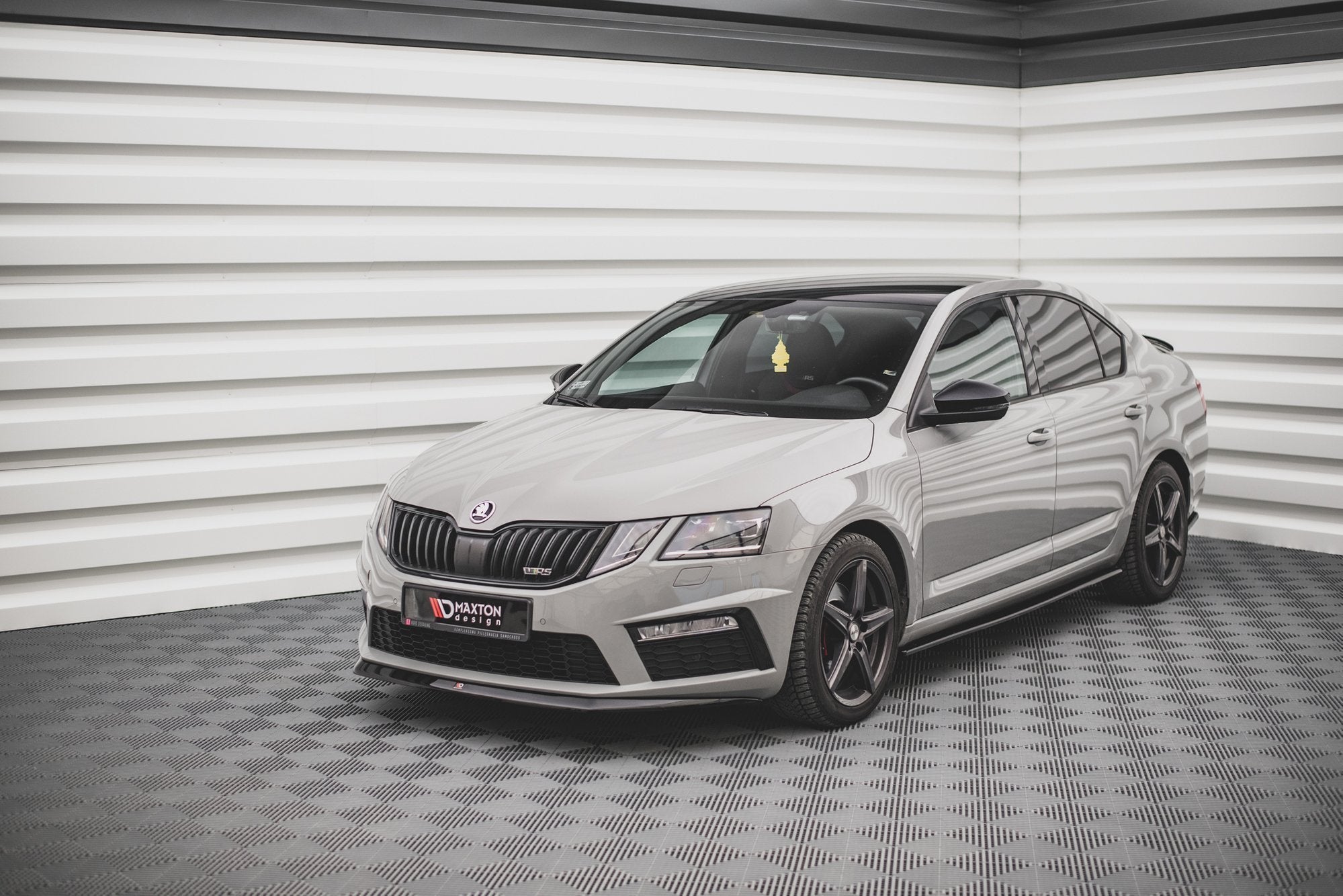pol_pl_Splitter-Przedni-V-1-Skoda-Octavia-RS-Mk3-Facelift-13118_5 Maxton Design Divisor frontal V.1 Skoda Octavia RS Mk3 Facelift - Imagen 1