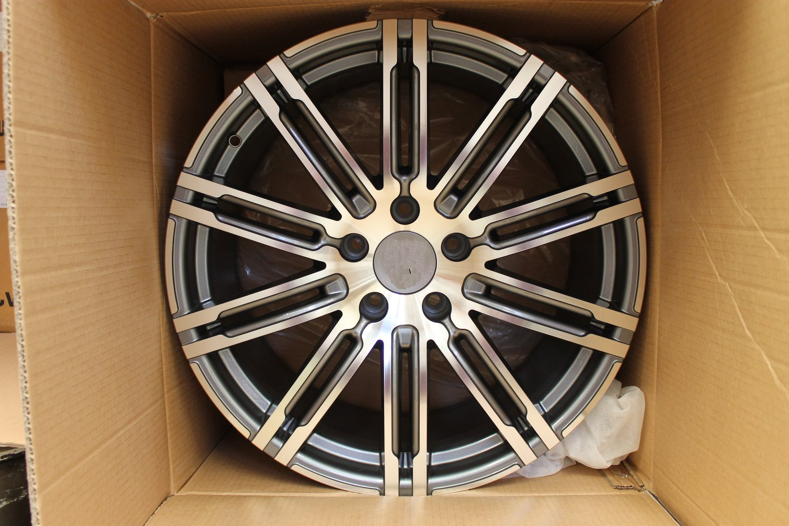 3151 Llanta Italian Wheels STYLE PORSCHE TURBO6 ANTRACITA PULIDA 11.0×20″ 5×130 ET67 CB71.6 - Imagen 1
